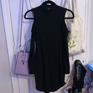 Rue 21 Cold Shoulder dress Black Long Sleeve Sz S 🌺Bundle & Save🌺
